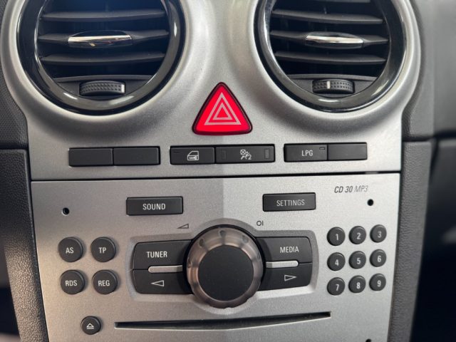 OPEL Corsa usata, con Isofix