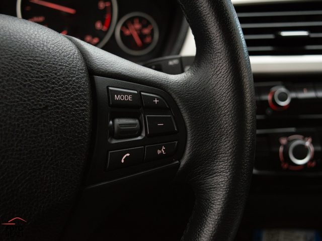 BMW 320 usata, con Sensori di parcheggio posteriori