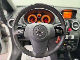 OPEL Corsa usata, con MP3