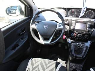 LANCIA Ypsilon usata, con USB