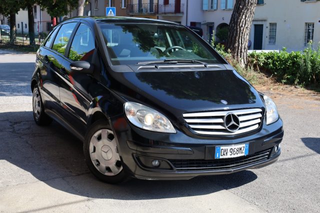 MERCEDES-BENZ B 180 usata, con Controllo automatico clima