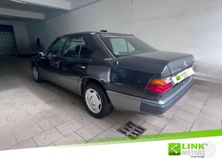 MERCEDES-BENZ E 200 usata, con Marmitta catalitica