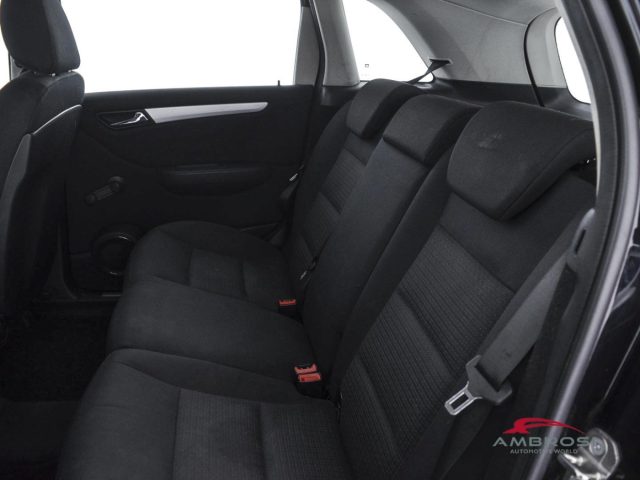 MERCEDES-BENZ B 180 usata 9