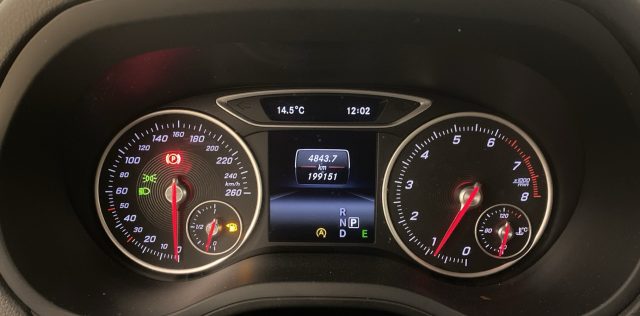 MERCEDES-BENZ B 220 usata, con Climatizzatore automatico, 2 zone