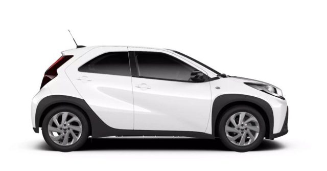 TOYOTA Aygo X usata, con Autoradio