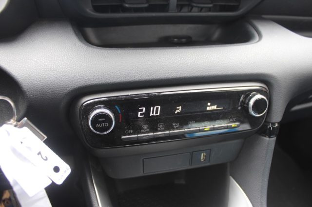 TOYOTA Yaris usata, con Sensore di luce