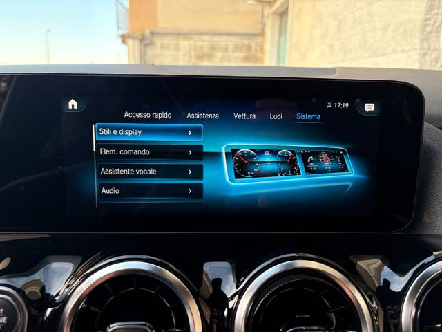 MERCEDES-BENZ GLA 200 usata, con Touch screen