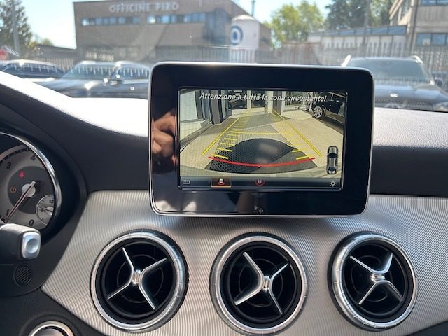 MERCEDES-BENZ CLA 200 usata, con Volante in pelle