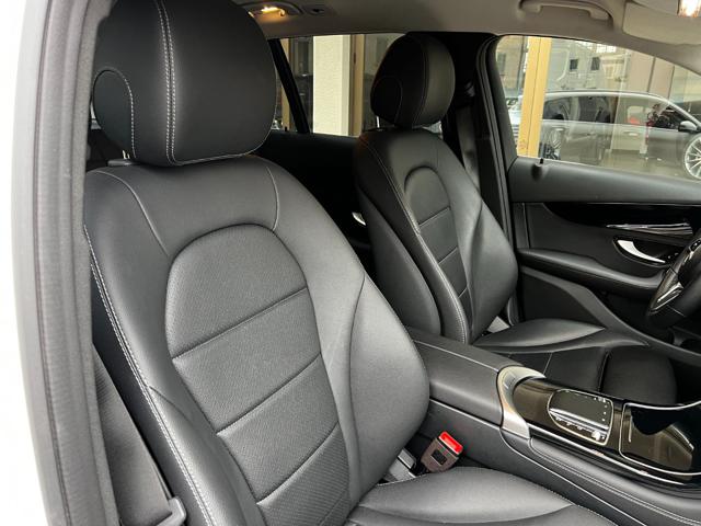 MERCEDES-BENZ 220 usata, con Touch screen