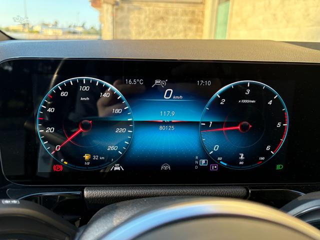 MERCEDES-BENZ GLA 180 usata, con Sedile posteriore sdoppiato