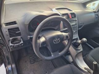TOYOTA Auris usata, con Boardcomputer