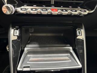 PEUGEOT 2008 usata, con Sensore di pioggia