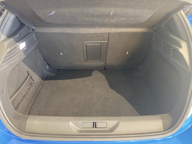 PEUGEOT 308 usata, con Sedile posteriore sdoppiato