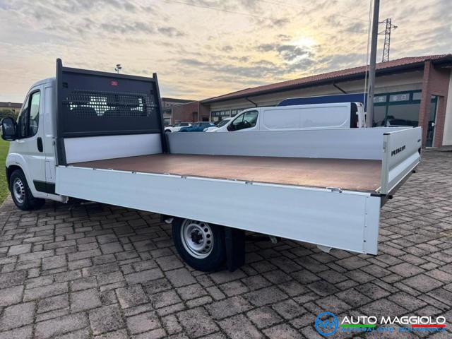 PEUGEOT Boxer usata, con Autoradio