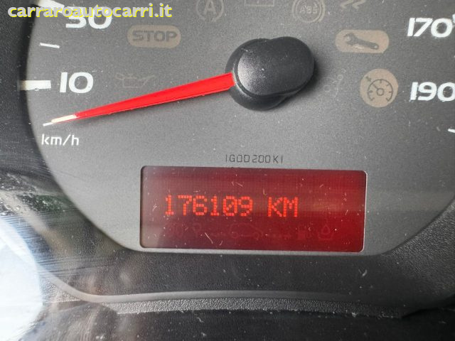 OPEL Movano usata, con USB