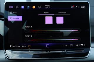 VOLKSWAGEN Golf usata, con Sensori di parcheggio posteriori