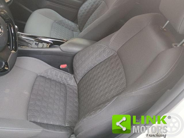 TOYOTA C-HR usata, con MP3