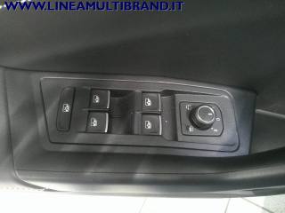 VOLKSWAGEN T-Roc usata, con Autoradio