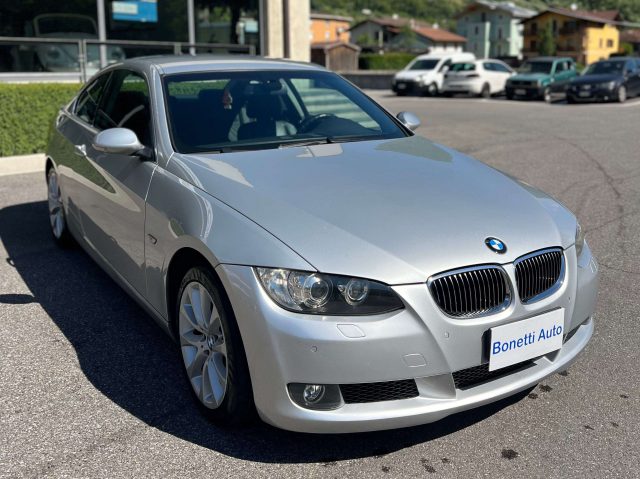 BMW 330 usata, con Autoradio