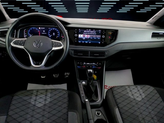 VOLKSWAGEN Taigo usata 12