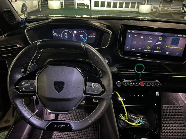 PEUGEOT 2008 usata, con Autoradio