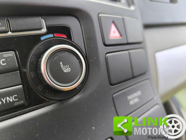 VOLKSWAGEN T5 usata, con Sensori di parcheggio anteriori
