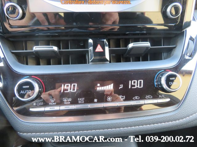 TOYOTA Corolla usata, con USB