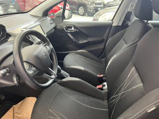 PEUGEOT 208 usata, con Sedile posteriore sdoppiato