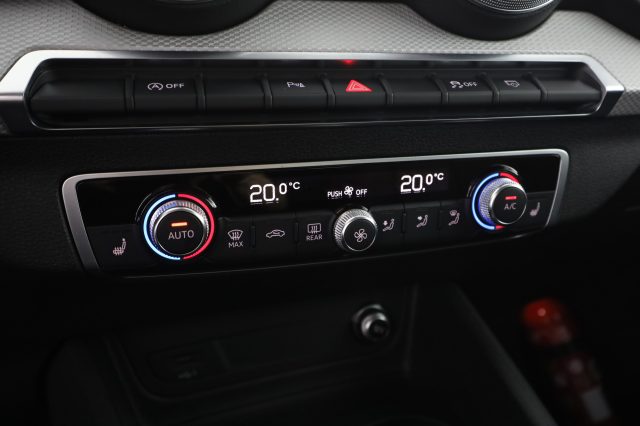AUDI Q2 usata 11
