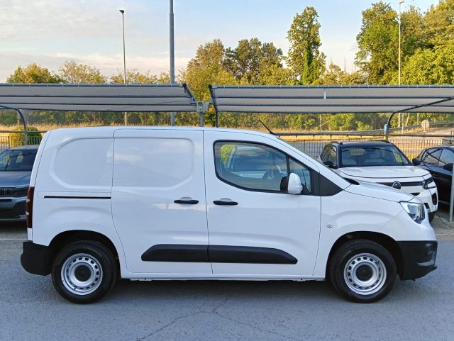 OPEL Combo usata, con Alzacristalli elettrici