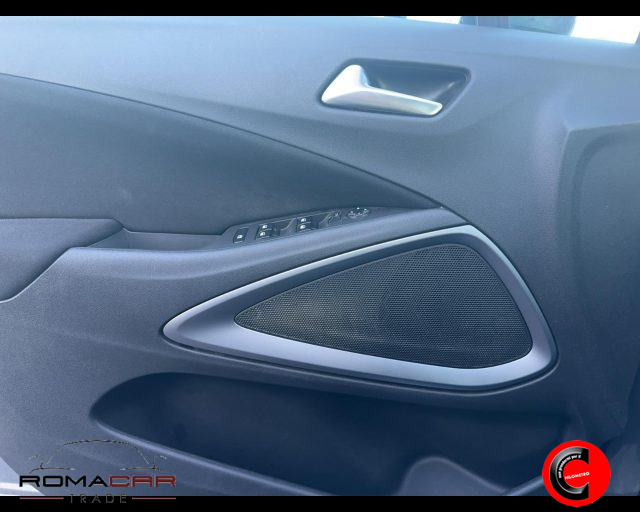 OPEL Crossland X usata, con Sedile posteriore sdoppiato