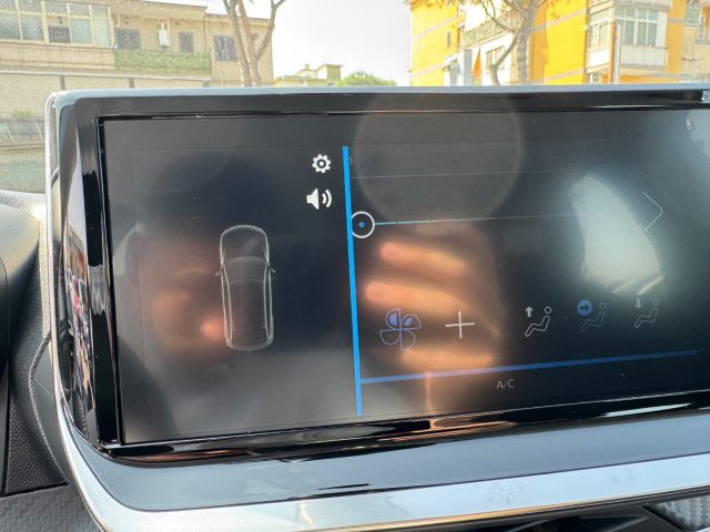PEUGEOT 208 usata, con Controllo automatico clima