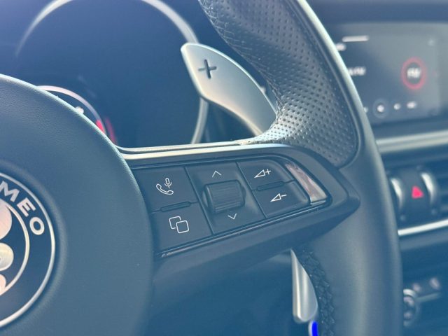 ALFA ROMEO Stelvio usata, con Autoradio digitale