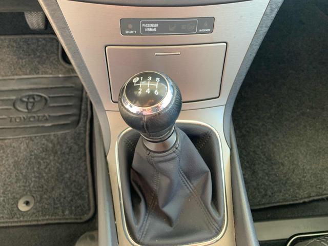 TOYOTA Avensis usata, con Airbag testa