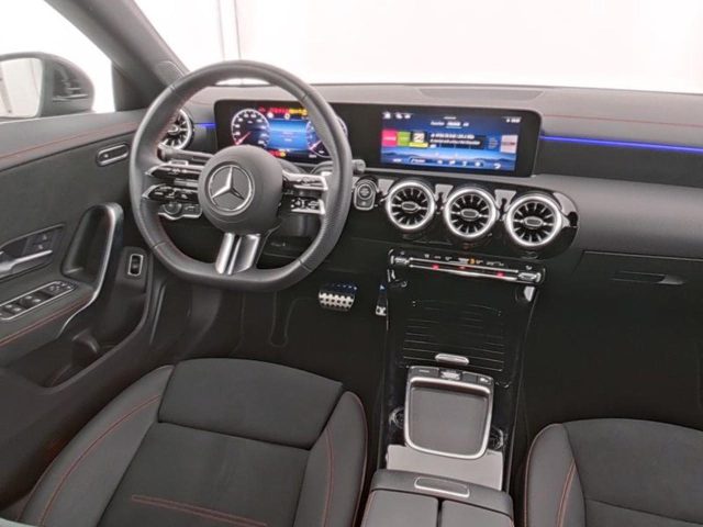MERCEDES-BENZ CLA 180 usata, con Cerchi in lega