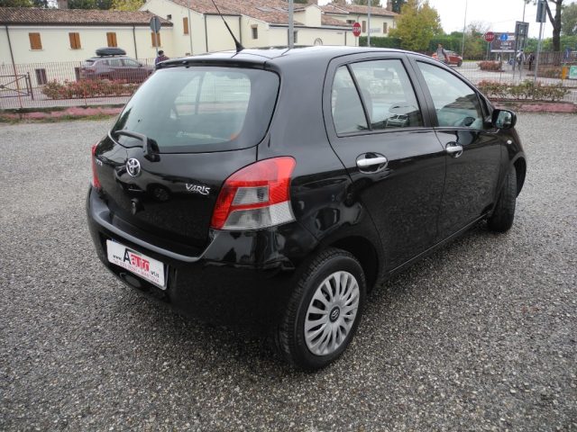 TOYOTA Yaris usata 64