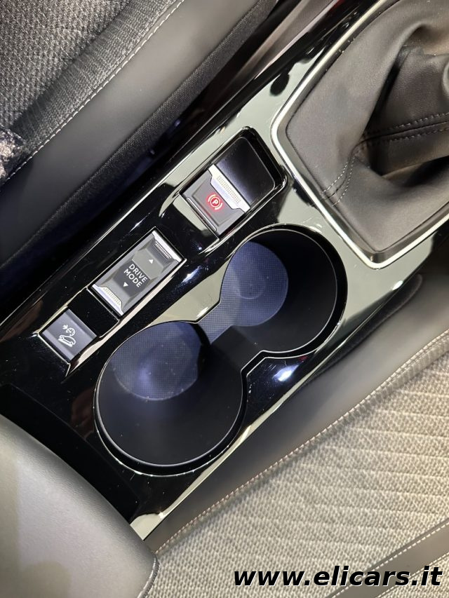 PEUGEOT 2008 usata, con USB