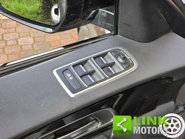JAGUAR F-Pace usata, con Specchietti laterali elettrici