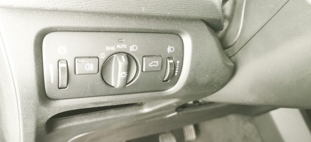 VOLVO V40 Cross Country usata 50