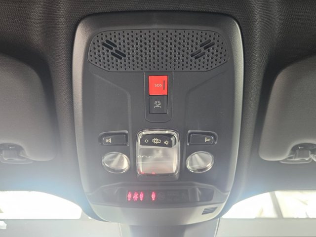 PEUGEOT 2008 usata, con Autoradio digitale