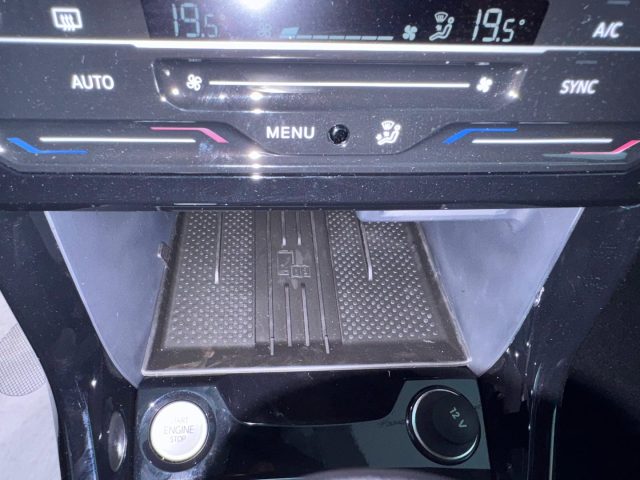 VOLKSWAGEN T-Cross usata, con Sedile posteriore sdoppiato