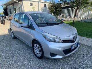TOYOTA Yaris usata, con Airbag laterali
