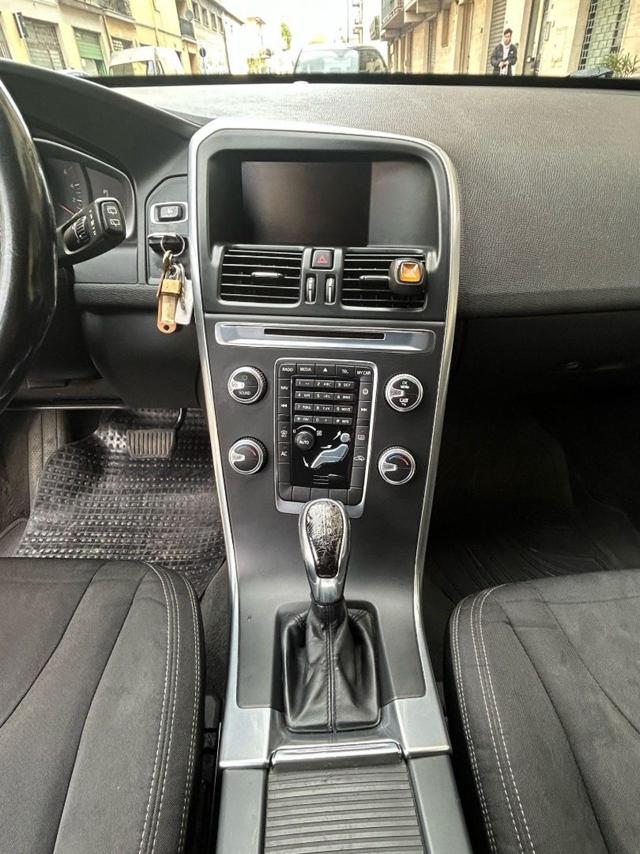 VOLVO XC60 usata, con Specchietti laterali elettrici