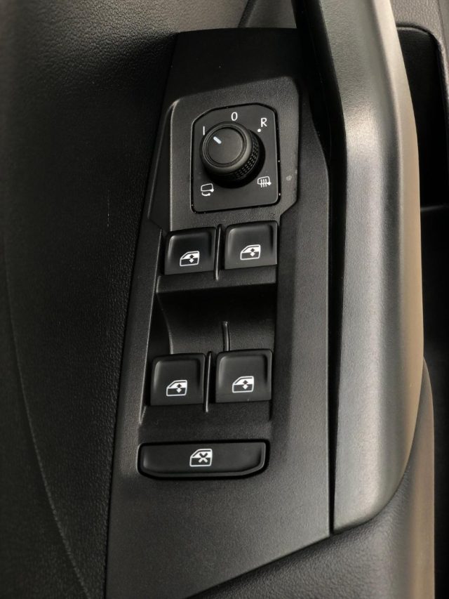 VOLKSWAGEN T-Cross usata, con Fari LED