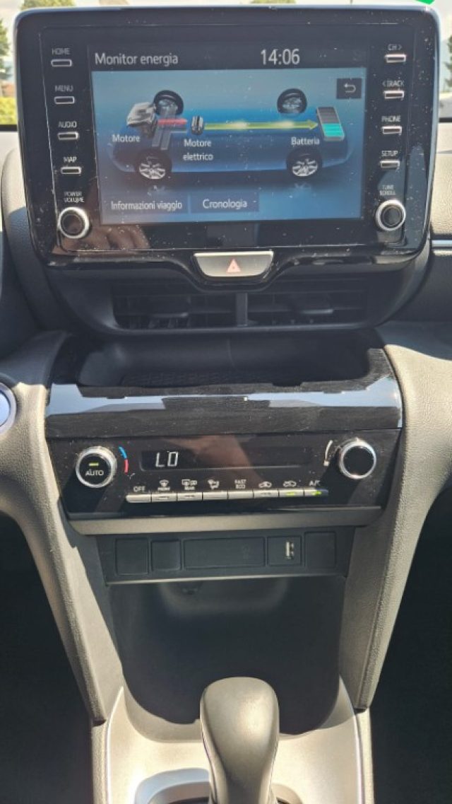 TOYOTA Yaris Cross usata, con Specchietti laterali elettrici