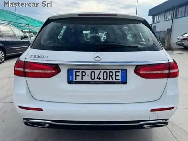 MERCEDES-BENZ E 220 usata, con Airbag Passeggero