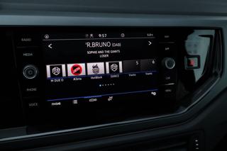 VOLKSWAGEN Taigo usata, con Spoiler