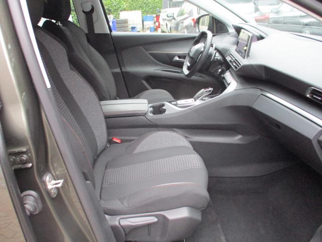 PEUGEOT 5008 usata, con Sistema di navigazione