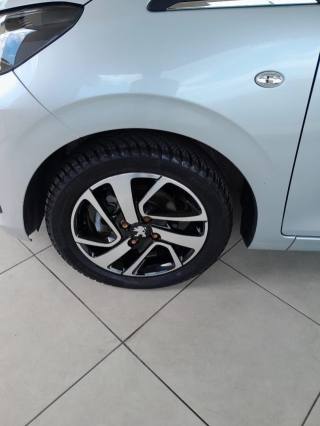 PEUGEOT 108 usata 18