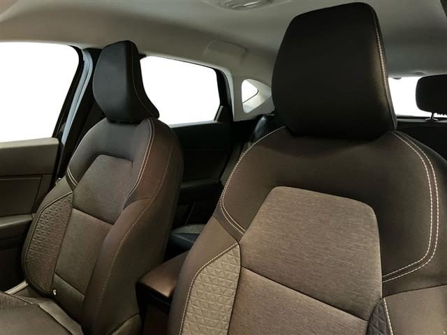 RENAULT Captur usata 21